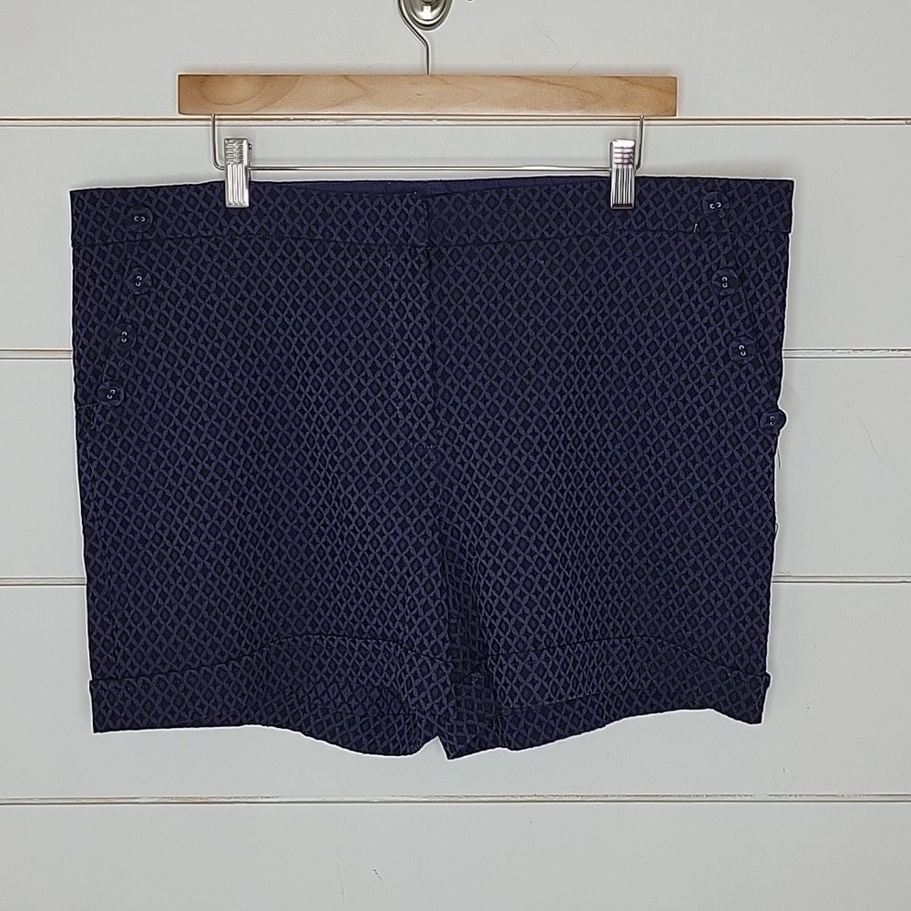 MAURICES size 22 navy/purple & black diamond shorts